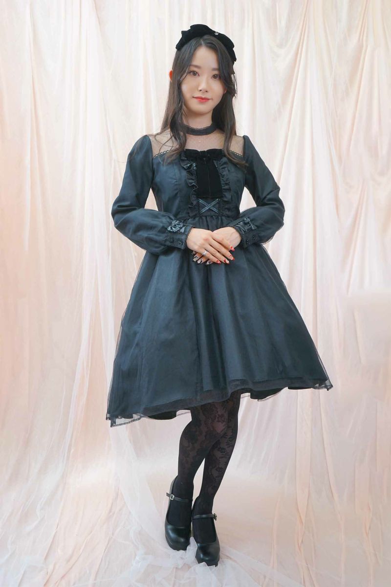 黒ロリータ ワンピース チュール＆パール付き 新品未使用 黒ロリータ ワンピース チュール＆パール付き 新品未使用