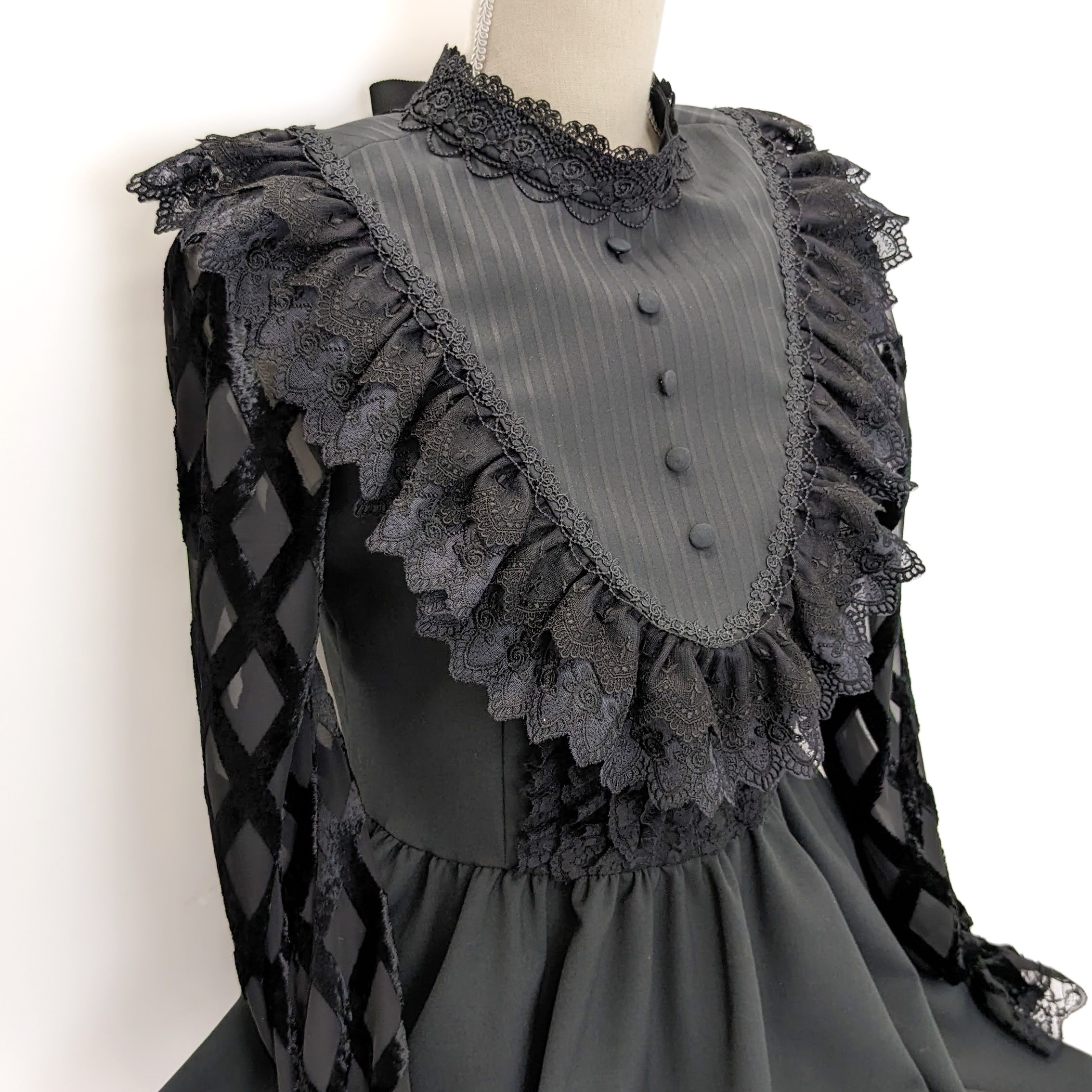 a:ruco】スタンドカラーつけ襟 黒×ストライプ｜東京ロリィタ-TOKYO