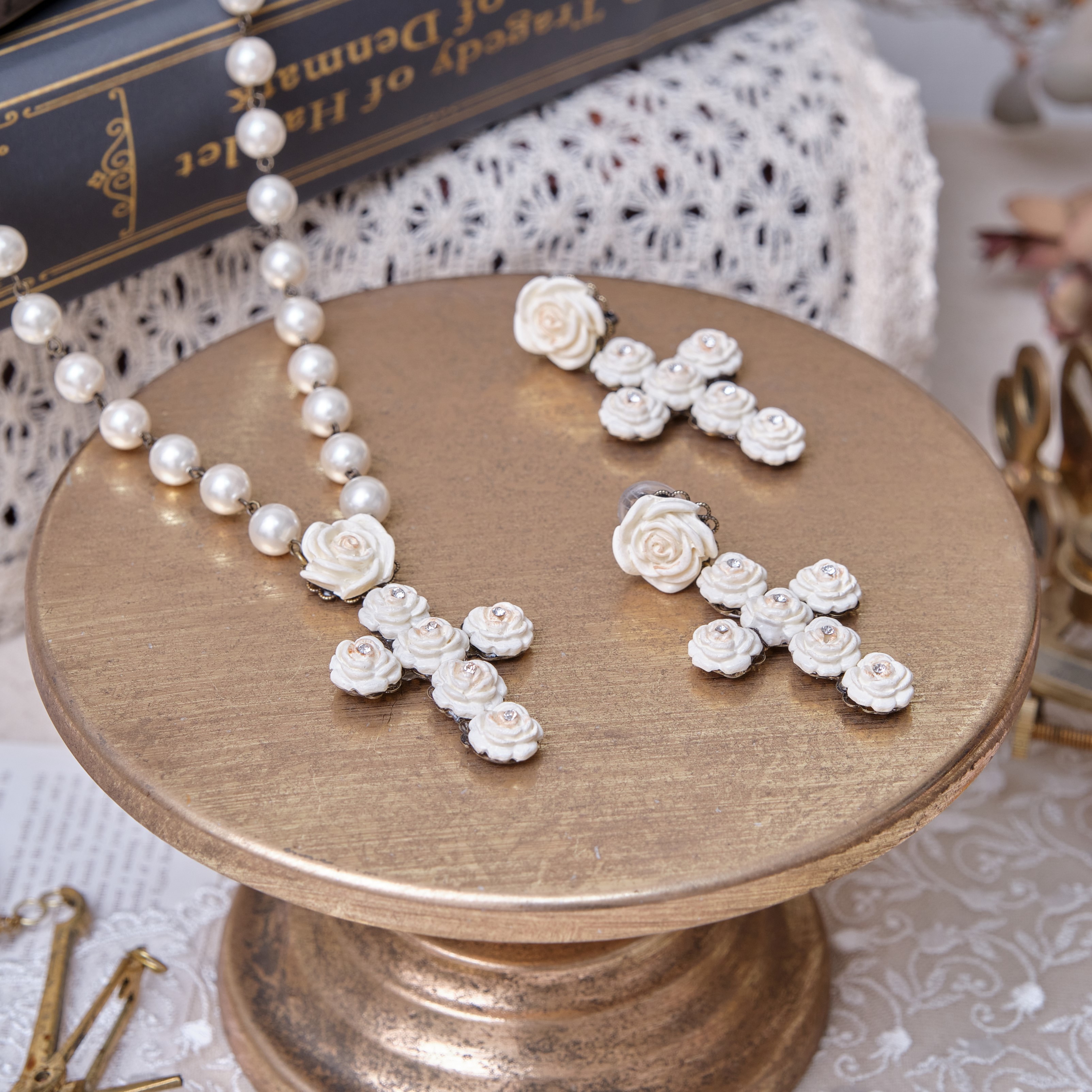 hanakabeads】白薔薇クロスのネックレスセット｜東京ロリィタ-TOKYO