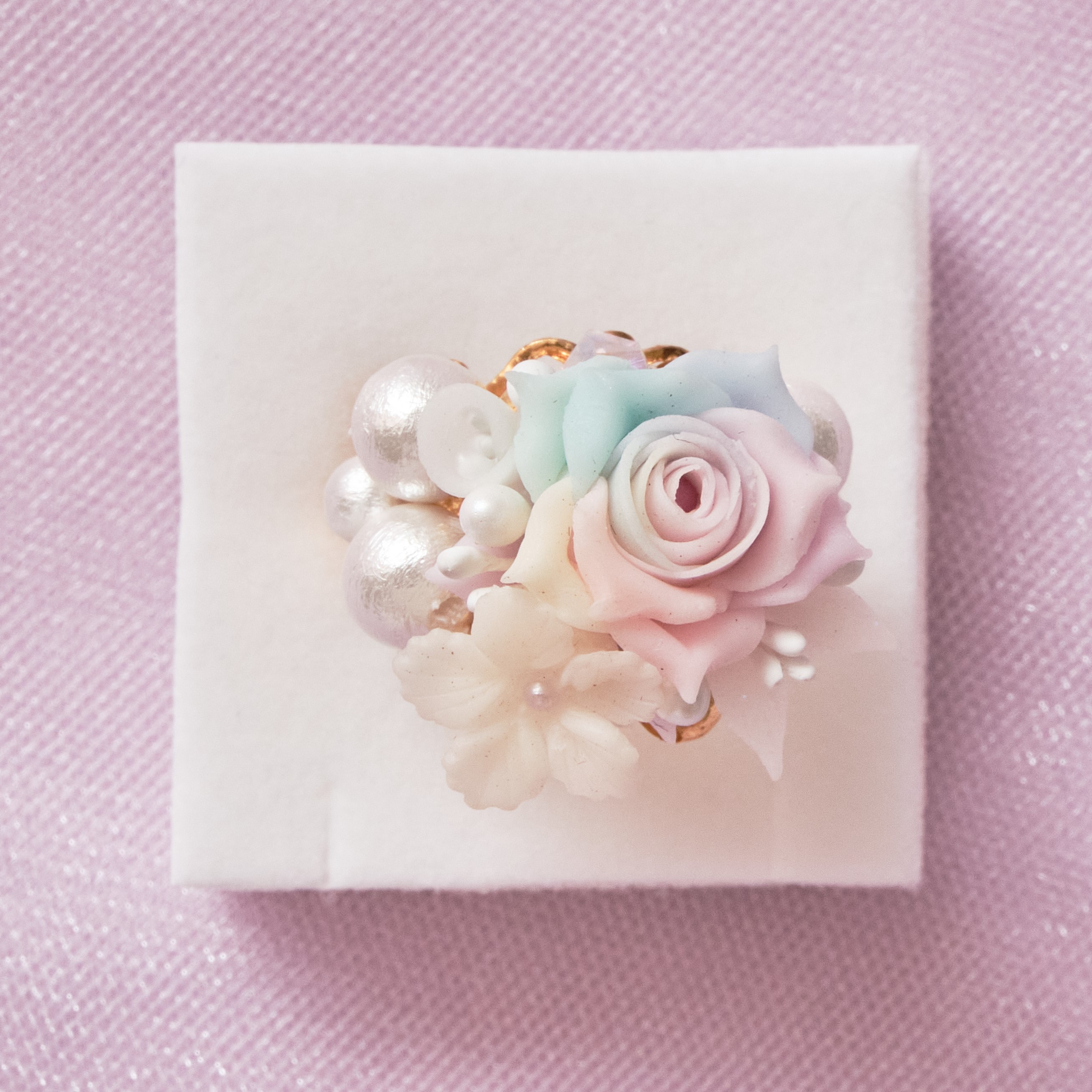 【Amoureuse de toi】 虹色薔薇リング