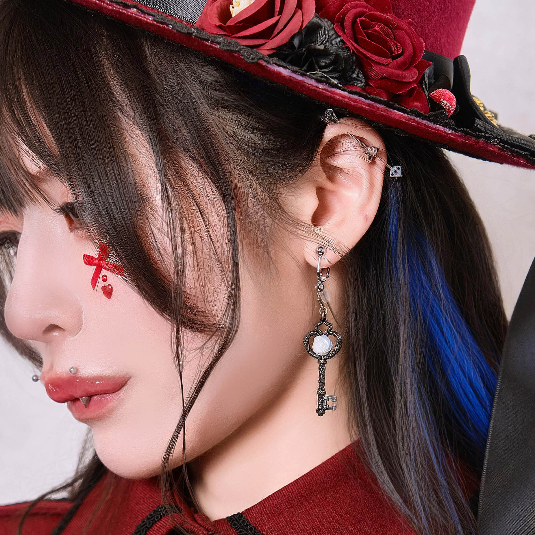 ミス ロゼブランシュの秘密の時間～ ピアス(アンティークゴールド