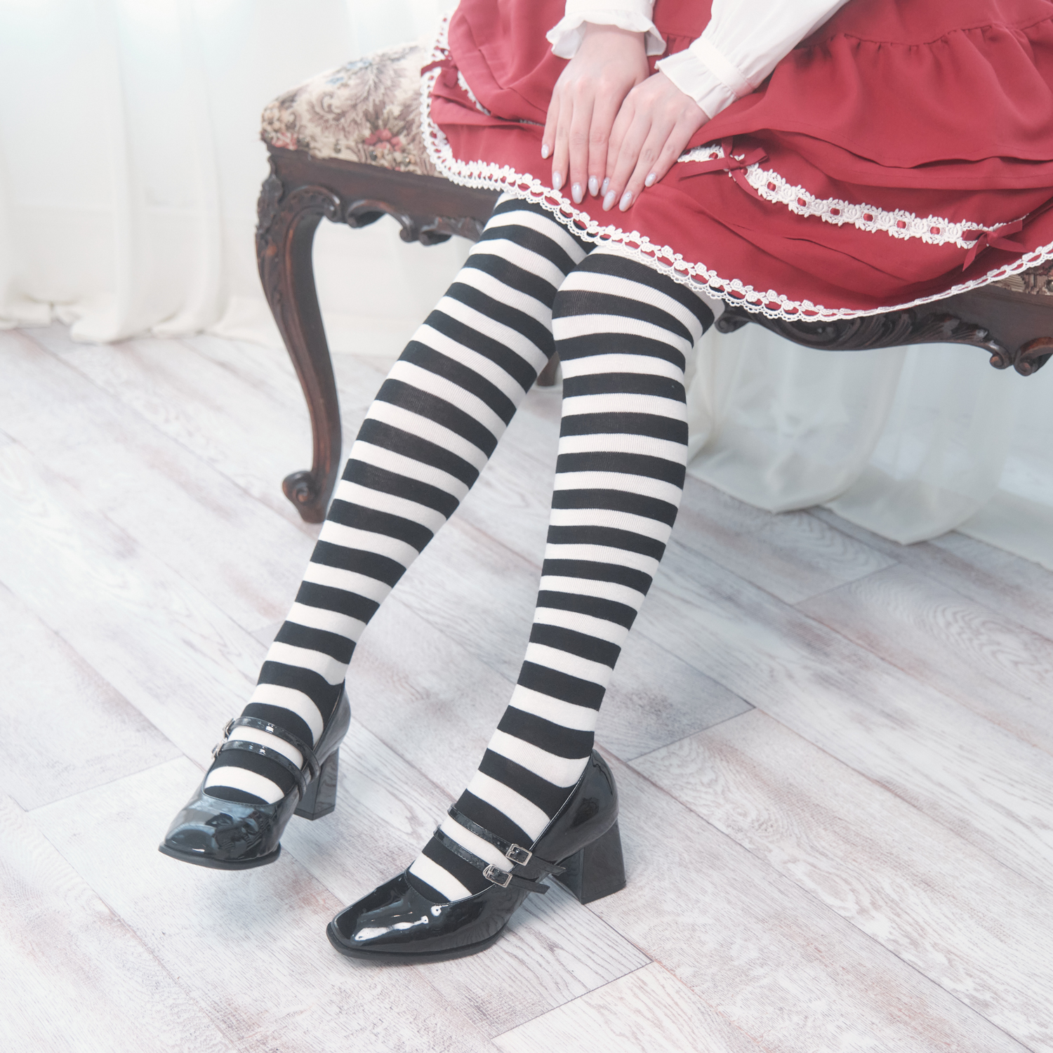 白黒ニーソックス｜TOKYO LOLITA tiroir