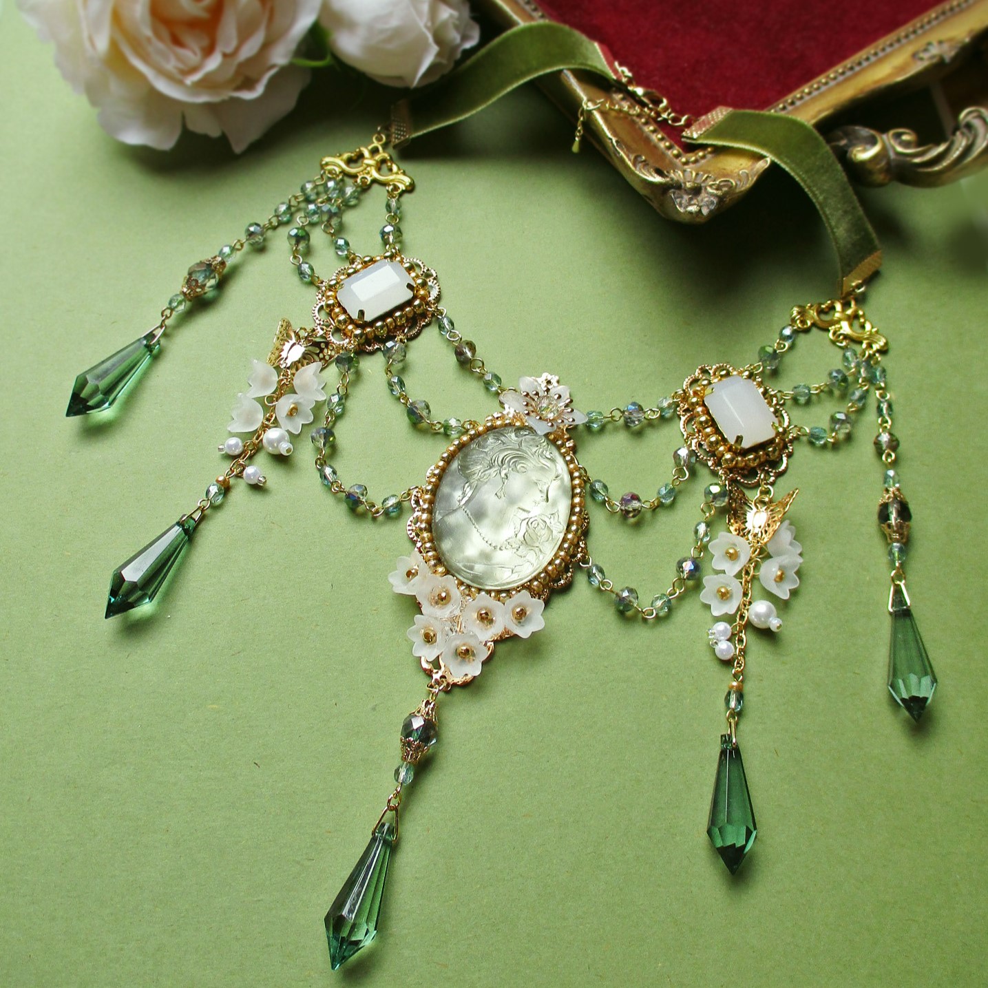 【薫乃園】朝露の鈴蘭